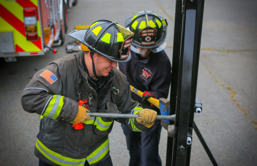 Life like forcing.
The door can be forced either inward or outward. Hand pump hydraulic door tools may be used to open the prop and also test the functionality of the tool.

